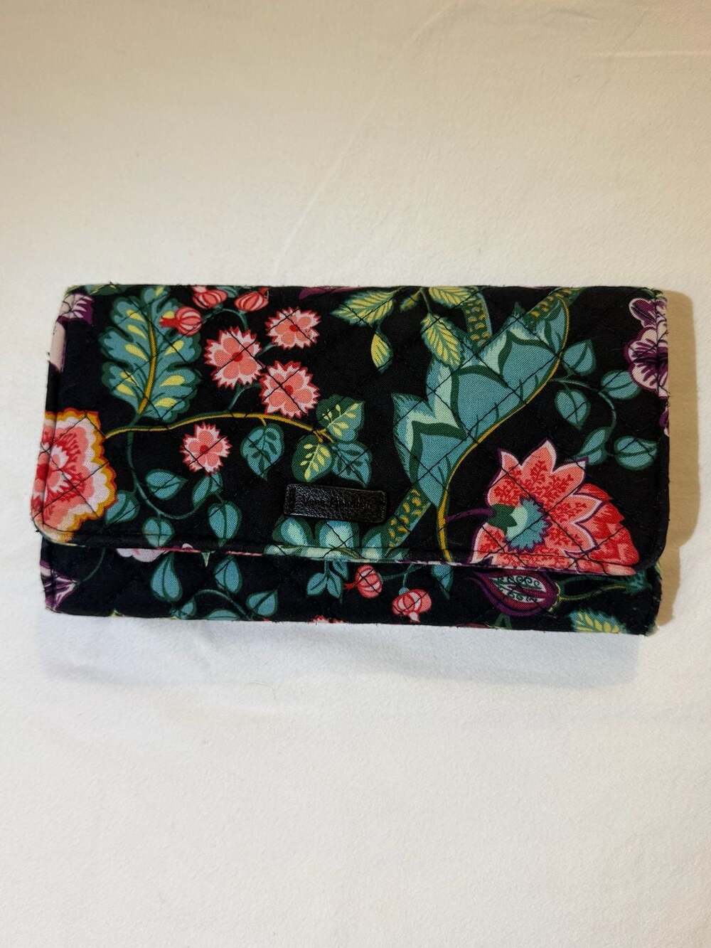 Vera Bradley Campus Wallet In Vines Floral Cotton